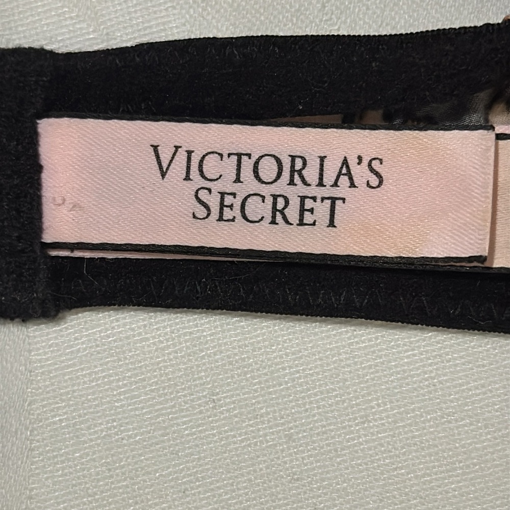 Victorias Secret Leopard Print push-up Bra. Size 36D - Picture 5 of 6